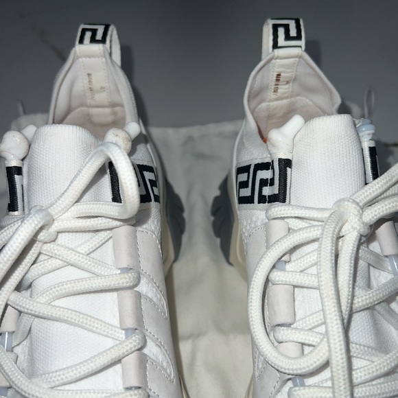 Versace Squalo Printed Sneakers - Picture 9 of 9